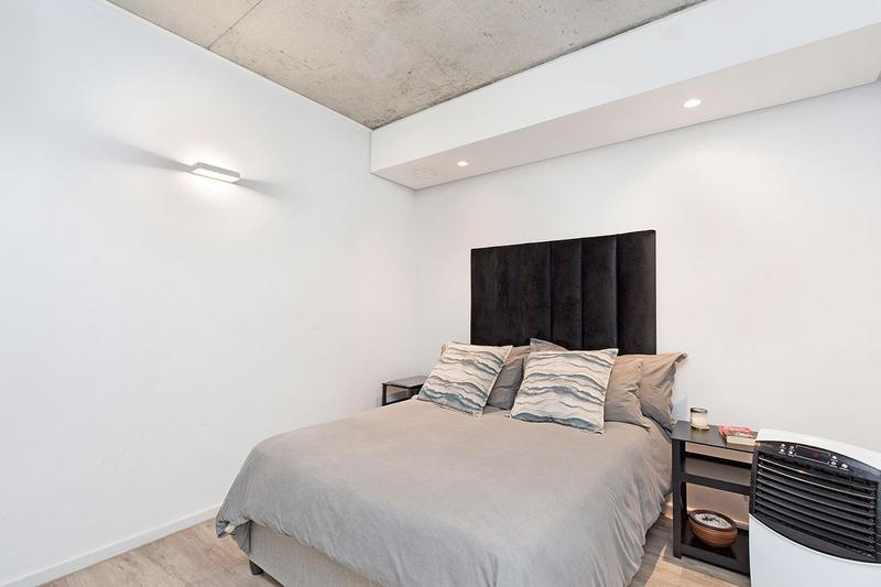 1 Bedroom Property for Sale in Woodstock Western Cape